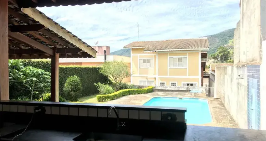 Casa com 5 quartos à venda em Jardim Maristela - SP
