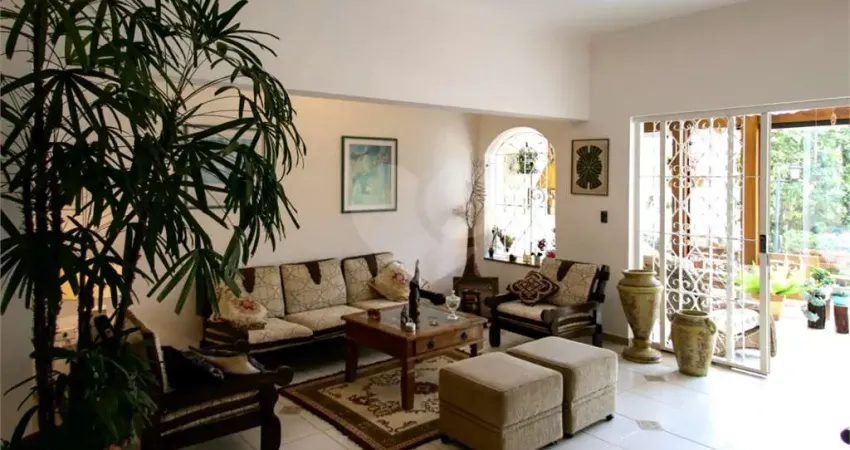 Casa com 3 quartos para alugar na Vila Petrópolis, Atibaia 