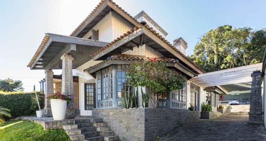 Casa com 4 quartos no Santa Felicidade de 375,00 m²