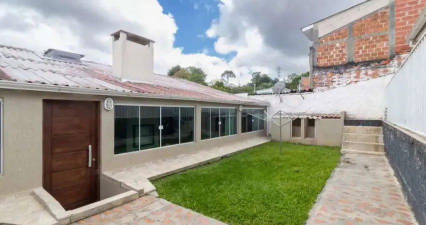 Casa com 2 quartos para alugar na Rua Pitanguá, 84, São Braz, Curitiba