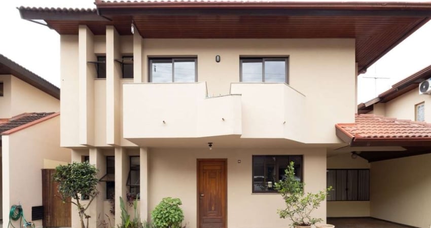 Sobrado em SANTA FELICIDADE com 160m²