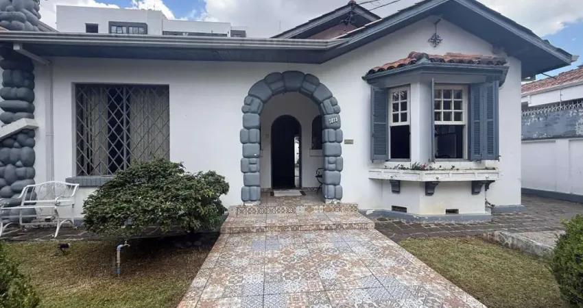 Casa comercial com 6 salas para alugar na Alameda Augusto Stellfeld, 1015, Centro, Curitiba