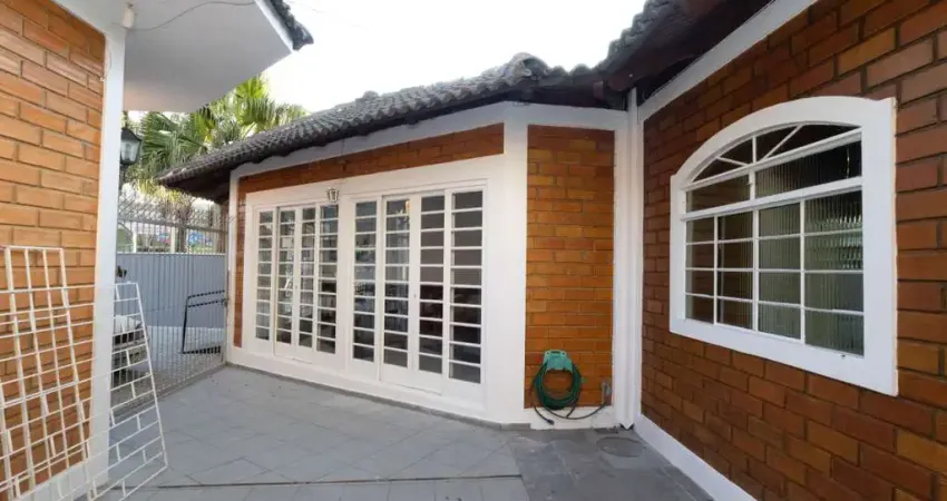 Ponto comercial com 4 salas para alugar na Rua Via Veneto, 1140, Santa Felicidade, Curitiba