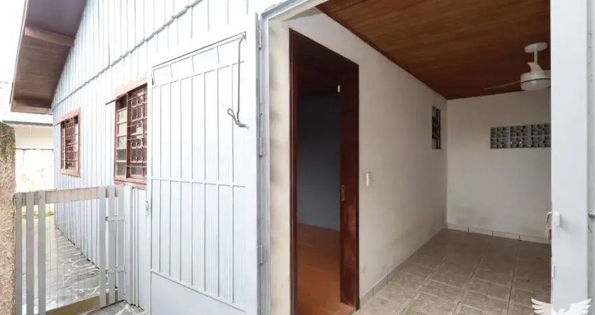 Casa com 2 quartos para alugar na Rua Estephano Reva, 445, Santa Felicidade, Curitiba
