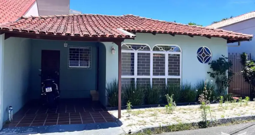 Casa com 3 quartos para alugar na Rua Brasílio Cuman, 24, São Braz, Curitiba