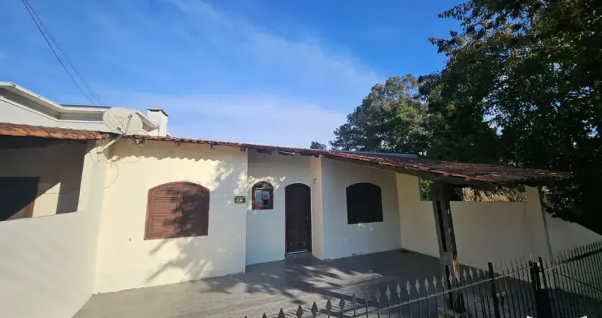 Casa com 3 quartos para alugar na Avenida Vereador Toaldo Túlio, 1567, Santa Felicidade, Curitiba