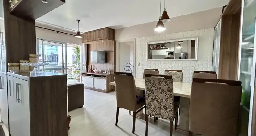 Apartamento com 03 quartos sendo 01 suíte 02 BWC localizado em Barreiros, São José - SC.