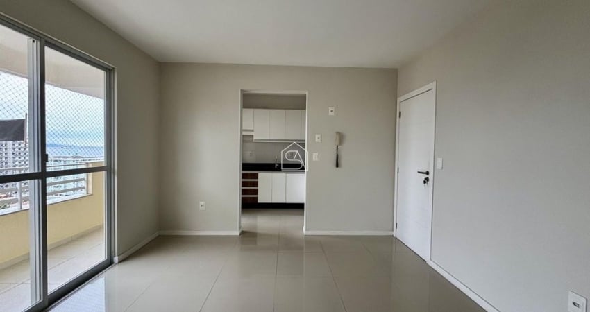 Apartamento com 02 quartos sendo 01 suíte 02 BWC localizado em Barreiros, São José - SC.