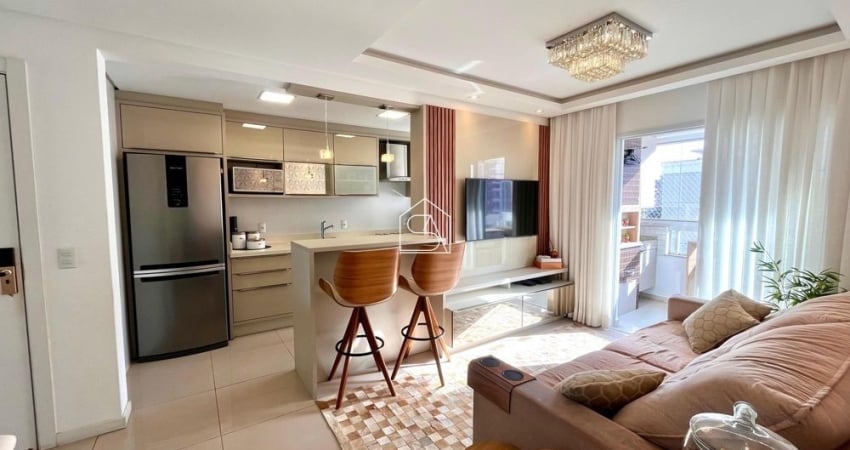 Apartamento com 02 quartos sendo 01 suíte 02 BWC localizado em Barreiros, São José - SC.