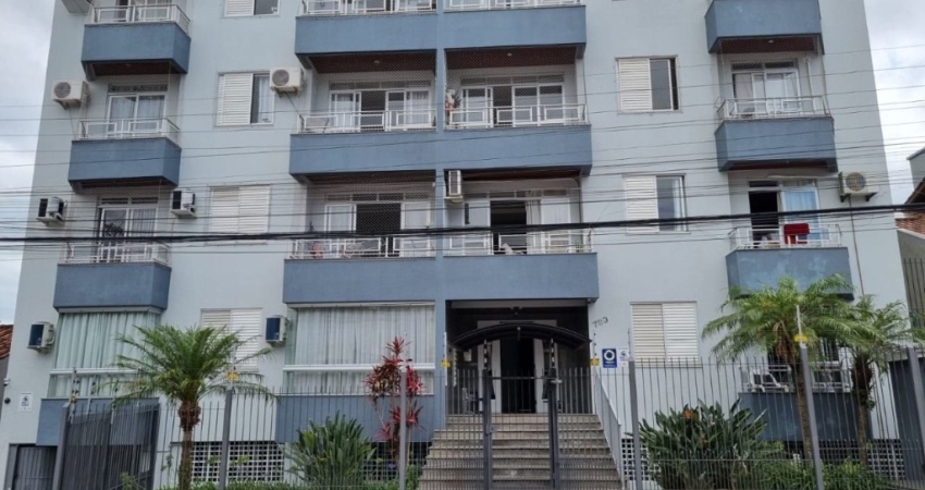 Apartamento com 03 quartos sendo 01 suíte 02 BWC localizado no Estreito - Fpólis.