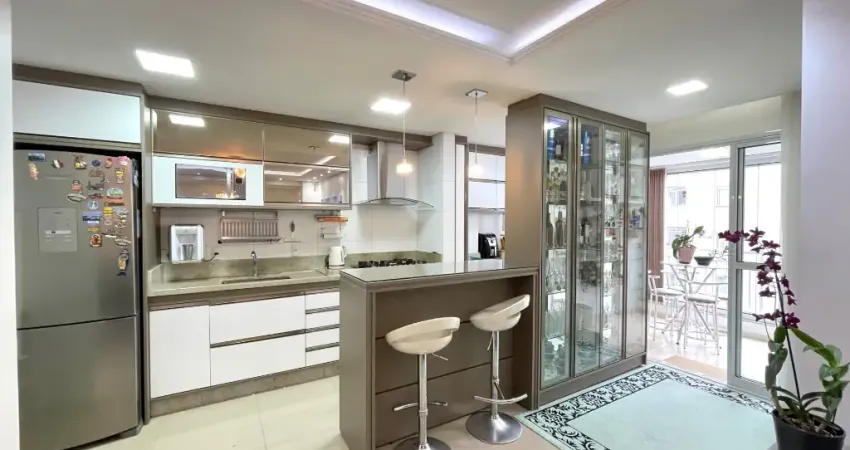 Apartamento com 03 quartos sendo 01 suíte e 02 BWC localizado no Bela Vista São José SC.