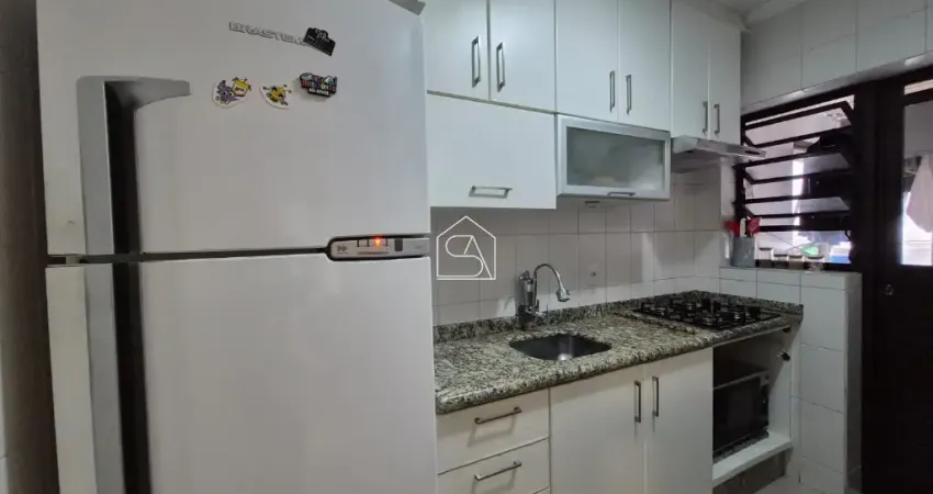 Apartamento com 02 quartos sendo 01 suíte 02 BWC localizado na Coloninha Fpólis SC.