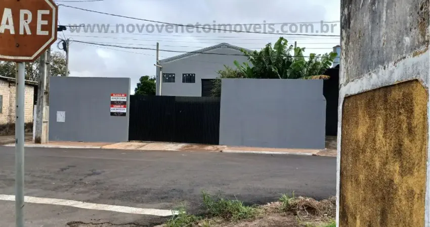 Aluga-se ou Vende-se Galpão com 830m2  prox a Av. Tiradentes.