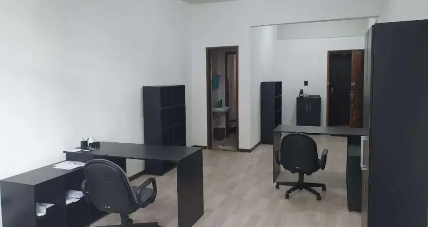 Sala comercial para alugar na Rua Cândido de Leão, 45, Centro, Curitiba