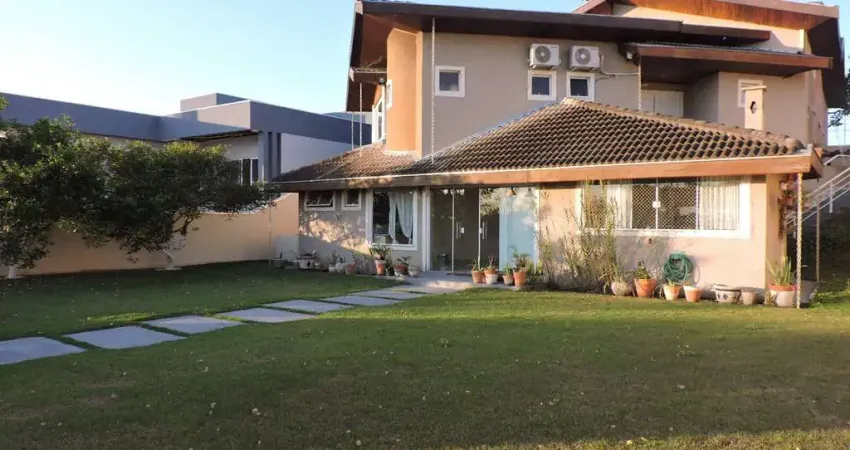 Mirante - Casa térrea com 4 suítes em lote de 1.000 m²
