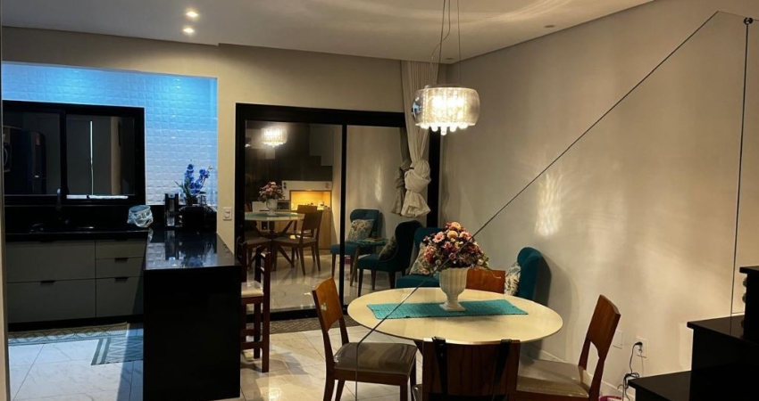 Casa no Portal dos Ipês.