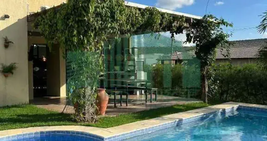 Casa de Alto padrão em condomínio com 05 quartos, em Gravatá/PE