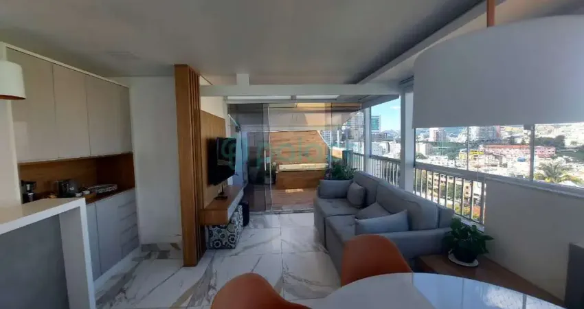 Cobertura três quartos sendo duas suítes, com banheira de hidromassagem à venda no Bairro Cascatinha por R$ 690.000,00