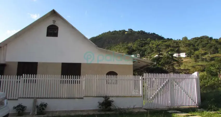 Granja Completa e Aconchegante Pertinho da Cidade Mobiliada