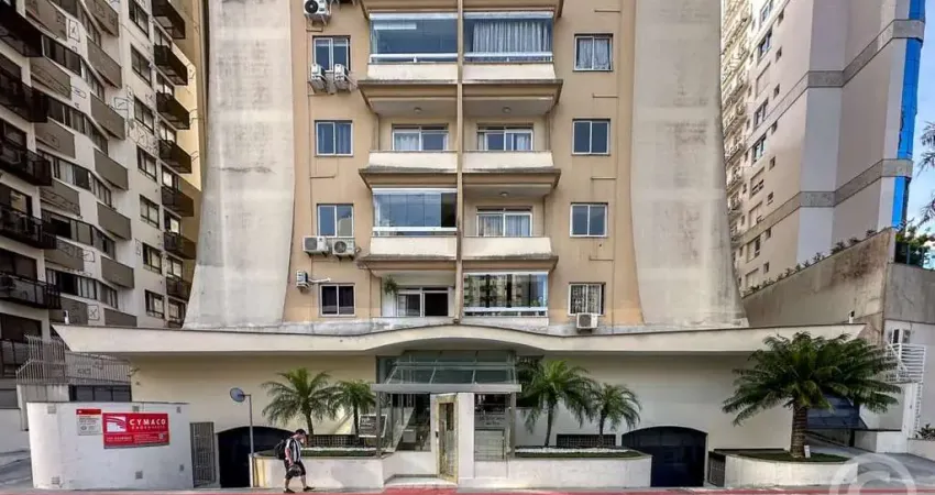 Apartamento com sacada no Centro de Florianópolis
