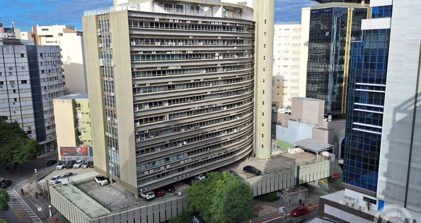 Loja comercial no coração de Florianópolis: ampla e bem localizada
