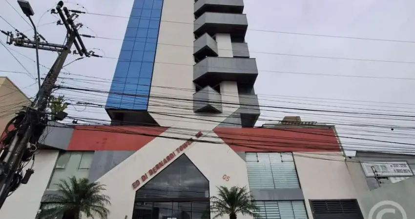 Sala comercial estrategicamente localizada no Di Bernardi Tower, em São José