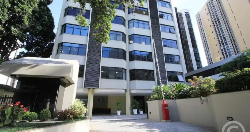Sala comercial com duas vagas de garagem no Centro de Florianópolis