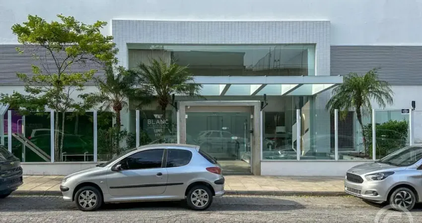 Encontre conforto e segurança em Florianópolis: apartamento semimobiliado com vista para o mar