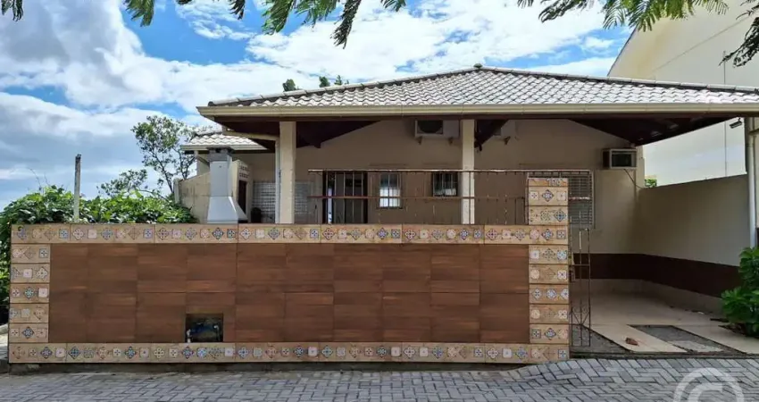 Viva momentos inesquecíveis à beira-mar em uma residência encantadora
