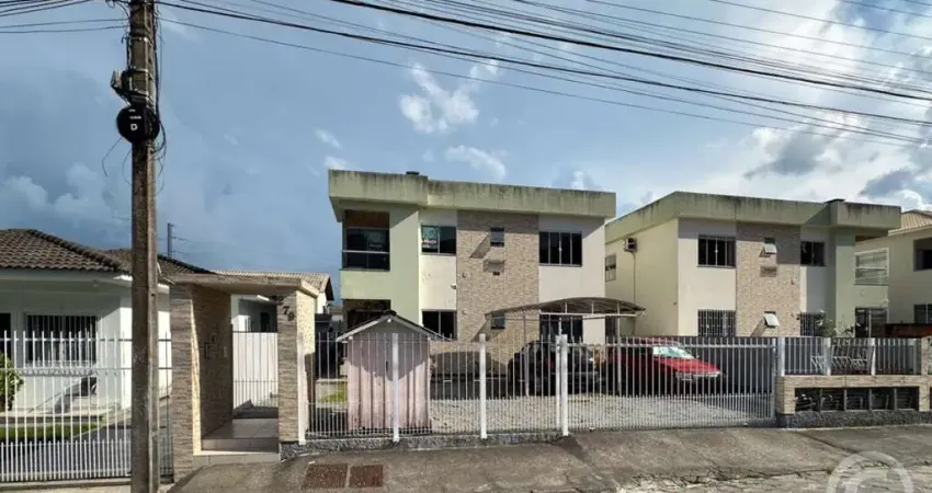Apartamento semimobiliado com sacada e churrasqueira