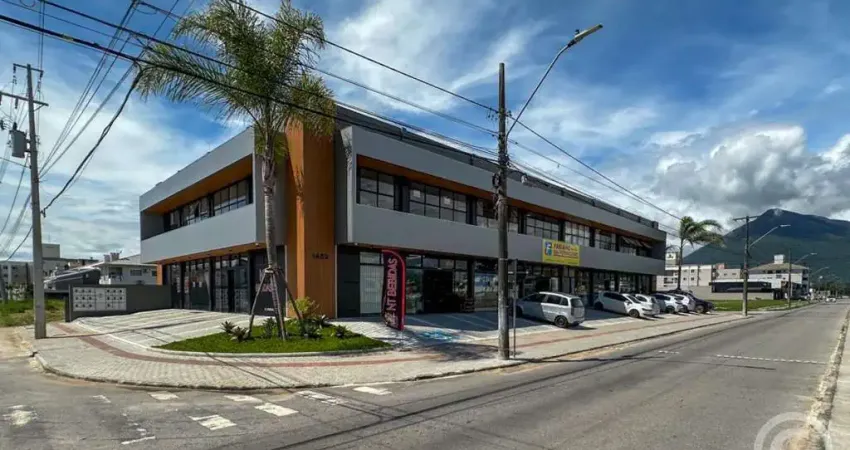 Sala comercial em localização estratégica em Nova Palhoça