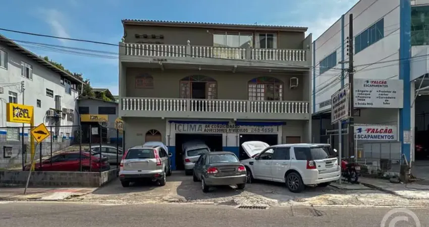 Pavimento comercial no bairro Estreito - Florianópolis