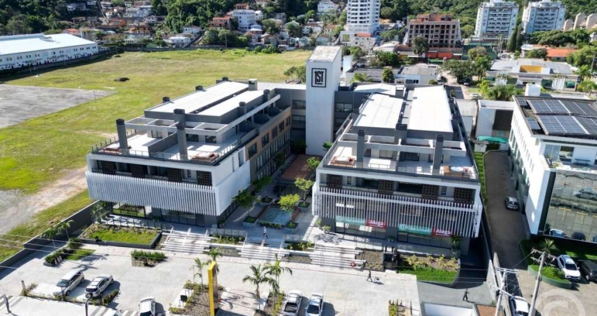 Loja moderna e espaçosa em local estratégico de Florianópolis