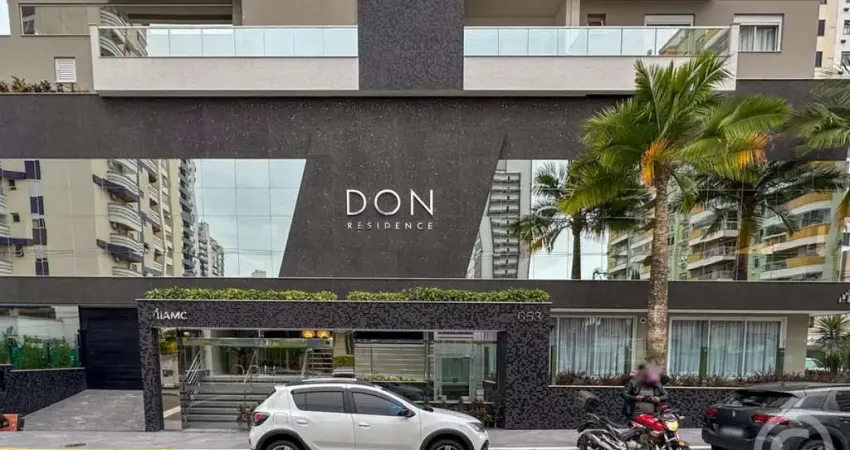 Conforto e praticidade em apartamento semimobiliado em São José