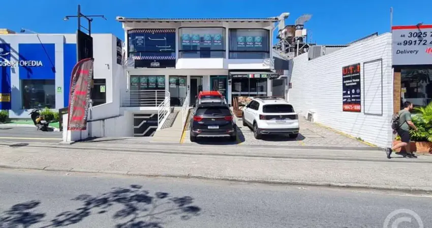 Sala comercial na Avenida Madre Benvenuta para alugar