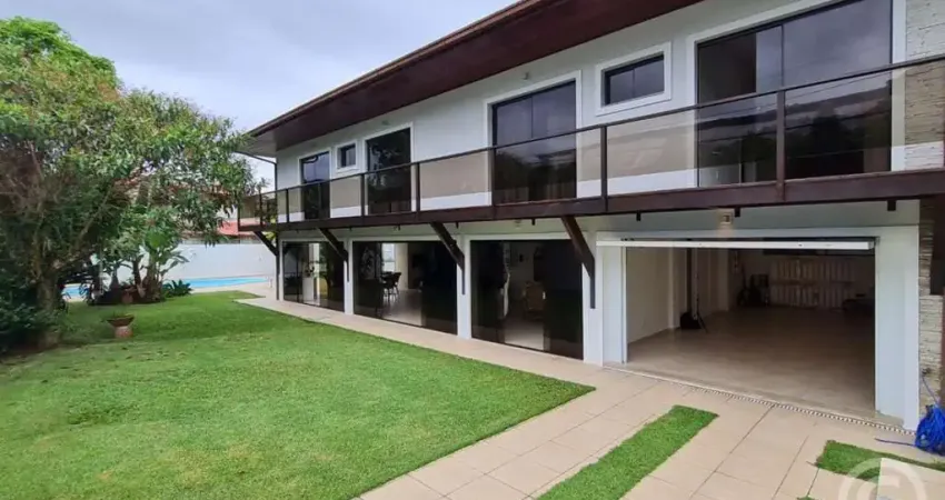 Casa ampla e mobiliada para aluguel no bairro Itacorubi, em Florianópolis