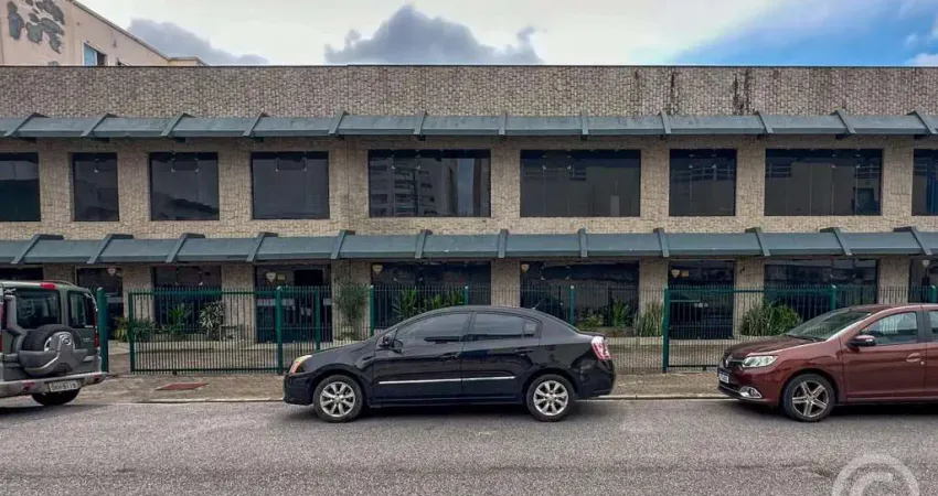 Espaçoso prédio comercial para alugar no Ipiranga, São José