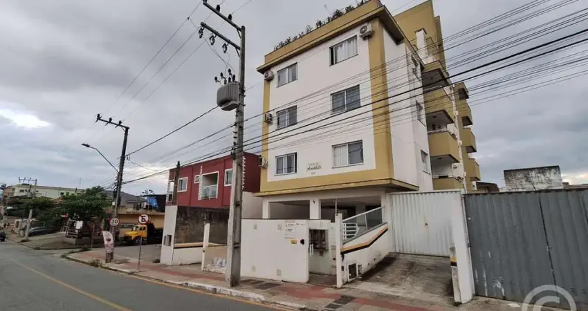 More no Condomínio Amábile: apartamento aconchegante no bairro Serraria, em São José