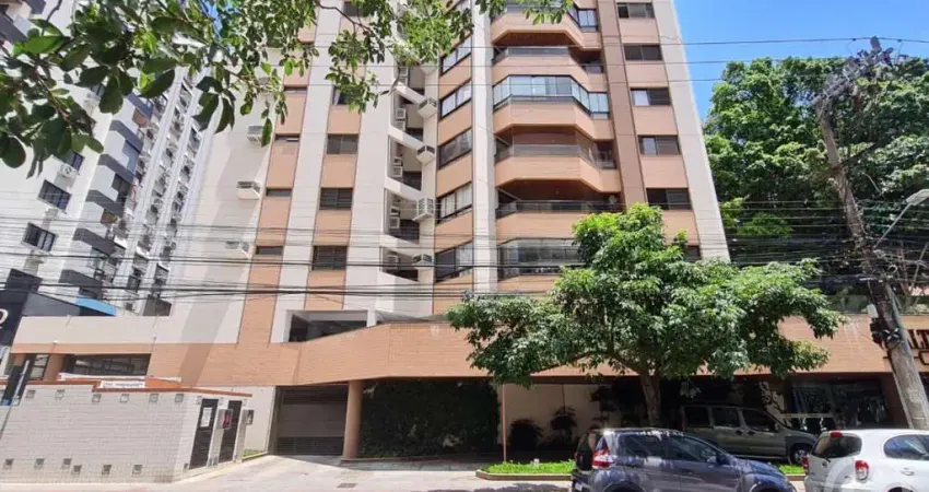 Apartamento amplo, perfeito para famílias, no coração de Florianópolis