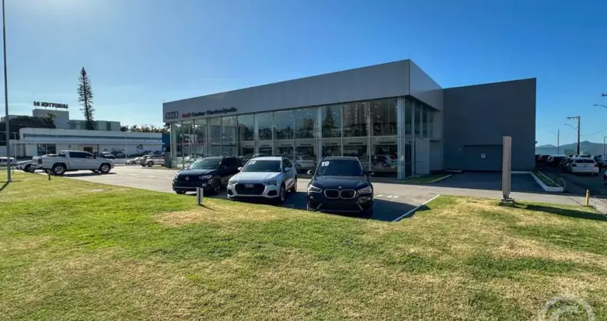 Sala comercial espaçosa e bem localizada em Florianópolis para alugar