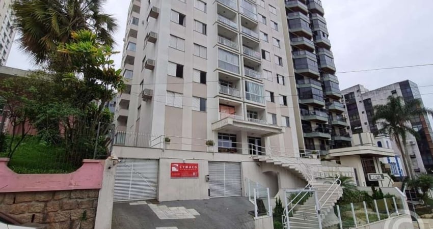 Apartamento semimobiliado, com vista para o mar, no Centro de Florianópolis