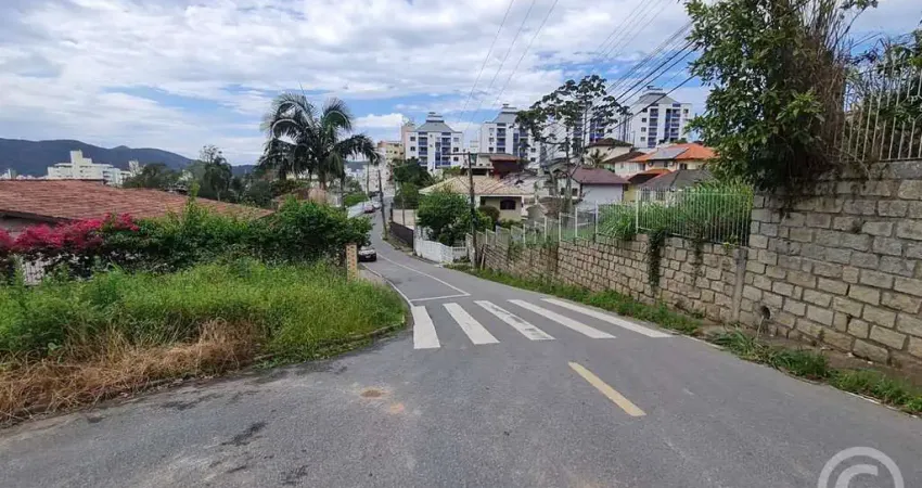 Terreno amplo para alugar em Florianópolis, perfeito para expandir o seu negócio