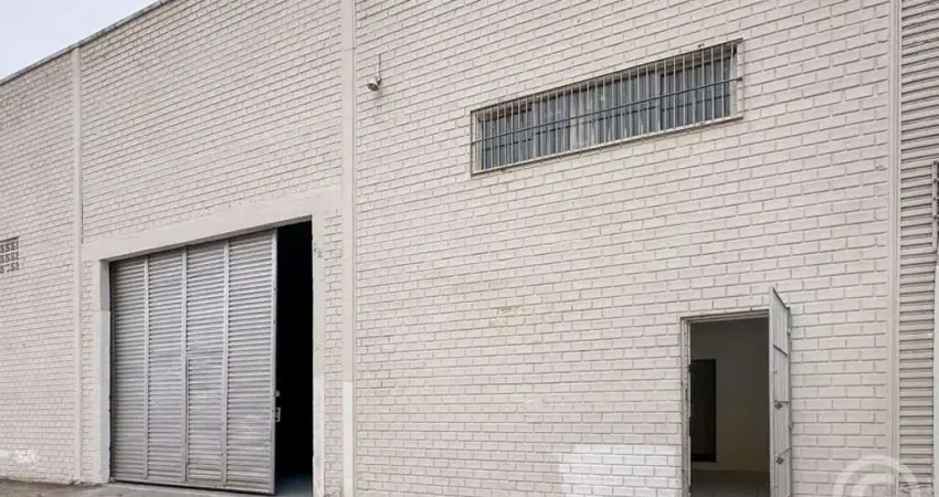 Galpão estratégico para logística em São José, com 722 m² e várias salas