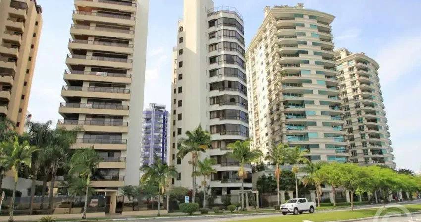 Desfrute da vista para o mar em um apartamento alto padrão na Beira-Mar Norte