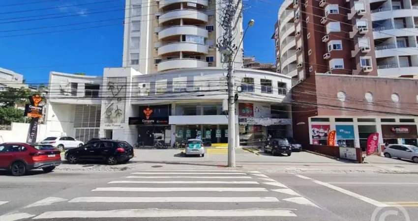 Loja comercial espaçosa para aluguel no Córrego Grande, Florianópolis