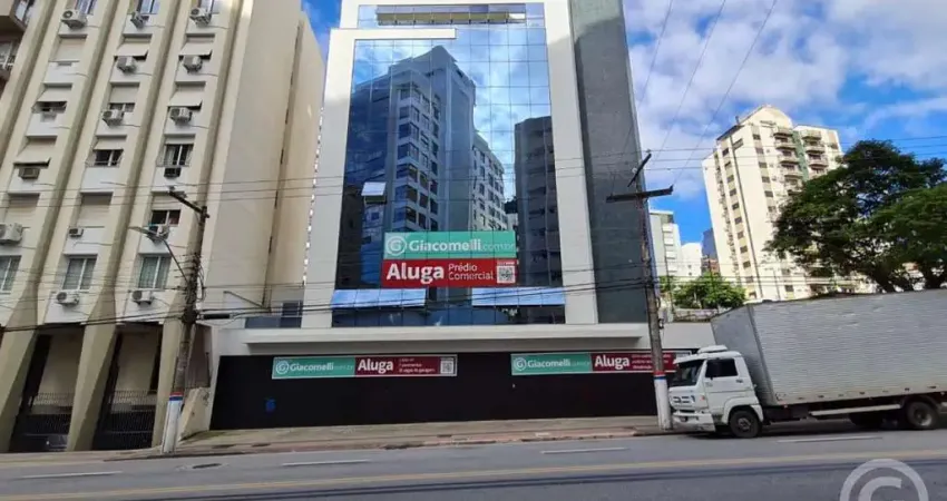 Espaço, conforto e estrutura: Prédio comercial no centro de Florianópolis para aluguel