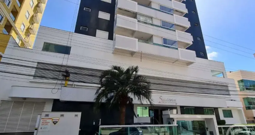 Apartamento semimobiliado com 94 m² e área de lazer completa no bairro Campinas, em São José