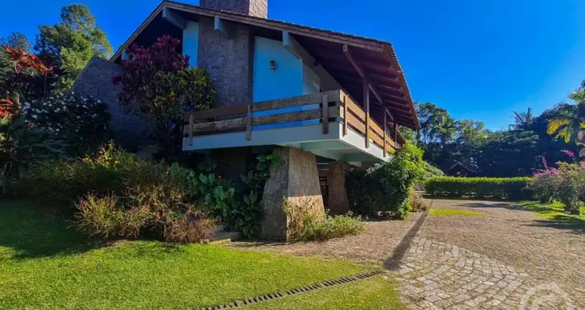 Residência ampla e mobiliada em Santo Antônio de Lisboa