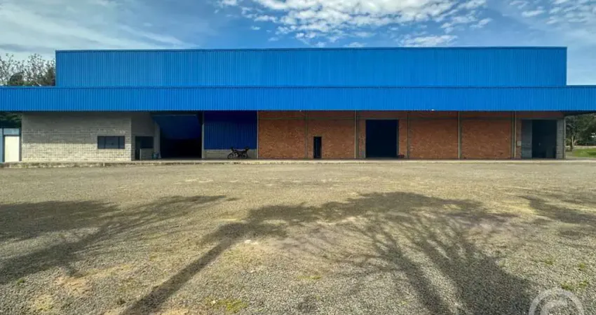 Galpão estrategicamente localizado para operações logísticas em criciúma