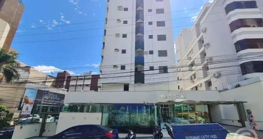 Encontre seu novo lar em florianópolis: apartamento espaçoso com três dormitórios